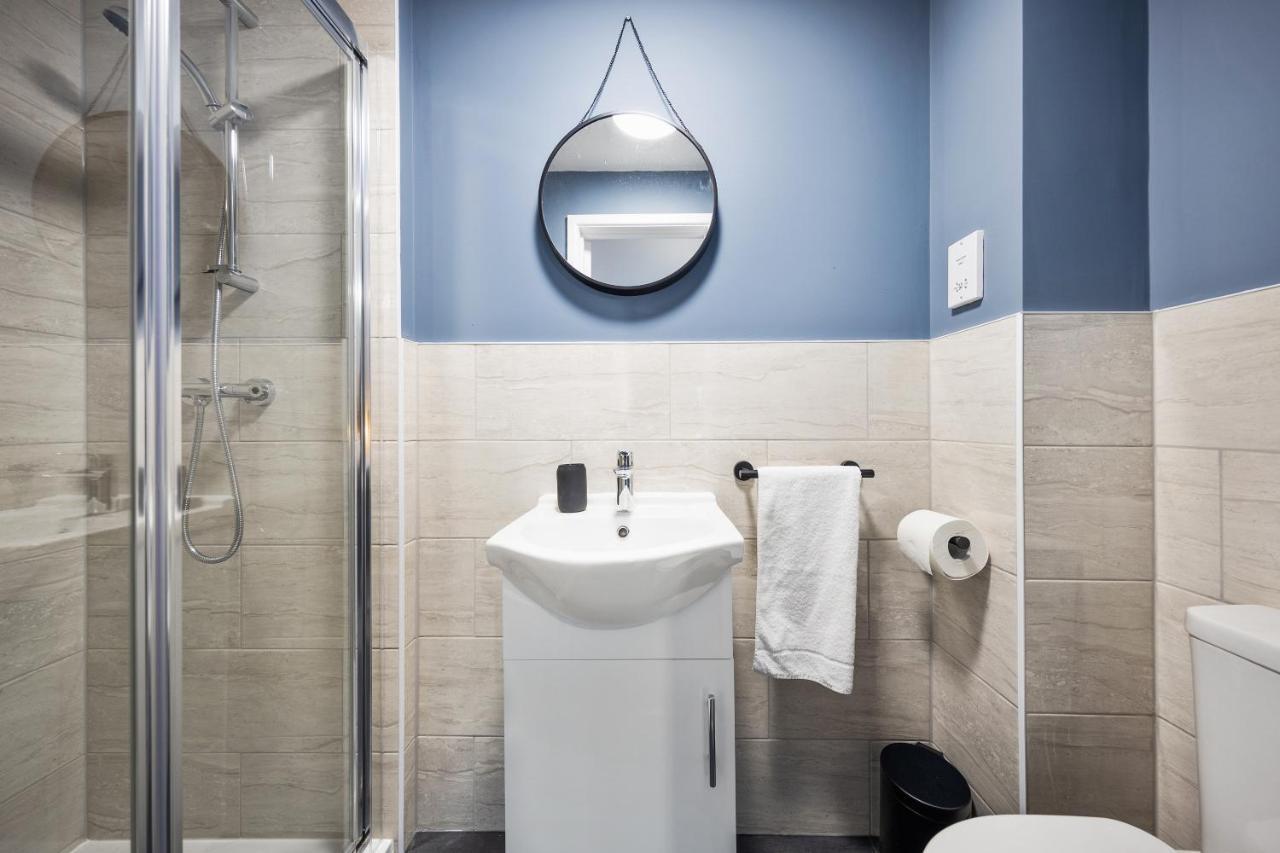 7 Bedroom House Ensuite Rooms, Fully Equipped Kitchen, Free Wifi, Tvs In All Rooms City Centre Close To A46 Inspire Homes Ковънтри Екстериор снимка