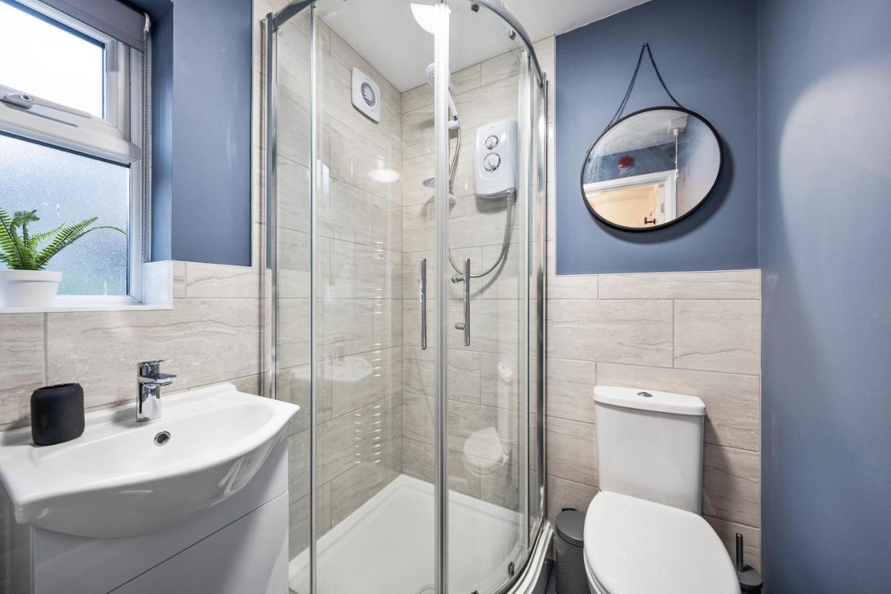 7 Bedroom House Ensuite Rooms, Fully Equipped Kitchen, Free Wifi, Tvs In All Rooms City Centre Close To A46 Inspire Homes Ковънтри Екстериор снимка