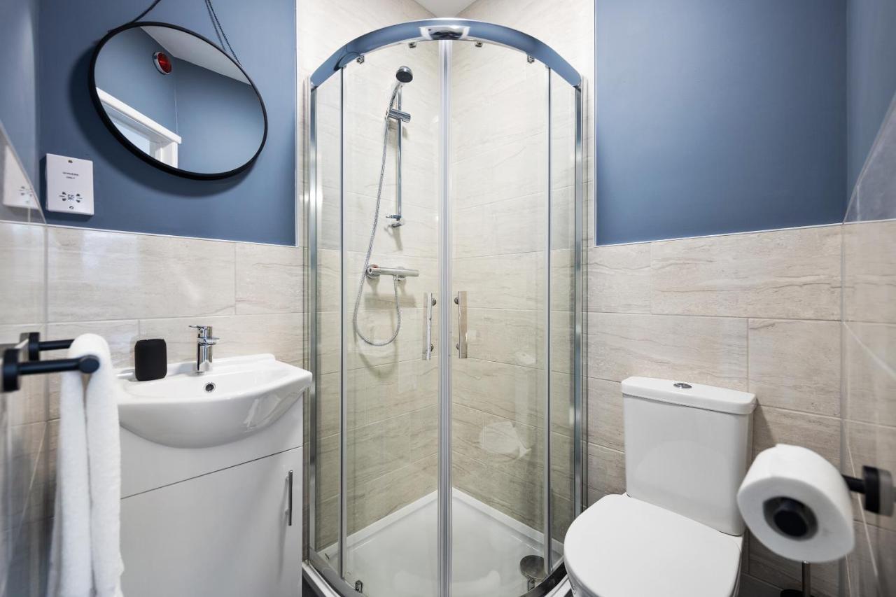 7 Bedroom House Ensuite Rooms, Fully Equipped Kitchen, Free Wifi, Tvs In All Rooms City Centre Close To A46 Inspire Homes Ковънтри Екстериор снимка
